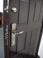 Металлическая дверь с отделкой МДФ на 4 петлях | Дверной мир 